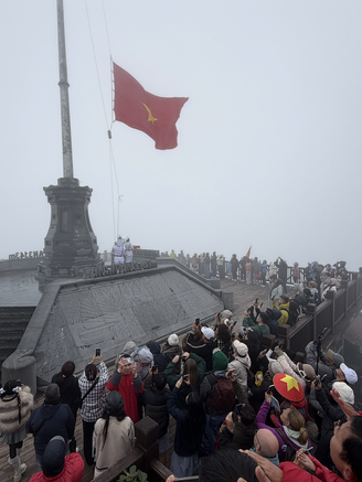 Mây săn người trên đỉnh Fansipan