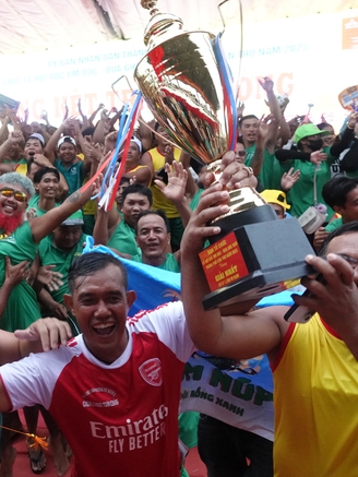 Chùa Tum Núp đoạt hat-trick vô địch ghe ngo nam và nữ