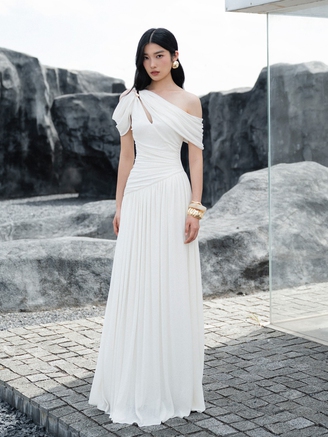 Trở nên thời thượng chỉ với một chiếc váy trắng, đen