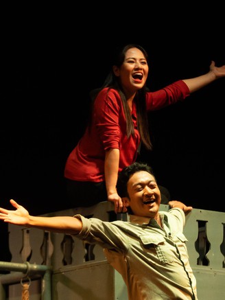 Giữ nghề kịch nói giữa thời 'bội thực giải trí': Góc khuất ít ai biết