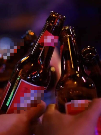 Vào mùa tiệc tùng cuối năm, kiệt sức vì lịch liên hoan dày đặc