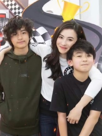 Trương Bá Chi tâm sự cách nuôi dạy 3 con trai