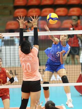 Sao Thanh Thúy dự bị, bóng chuyền nữ Việt Nam vẫn dễ dàng đè bẹp Myanmar