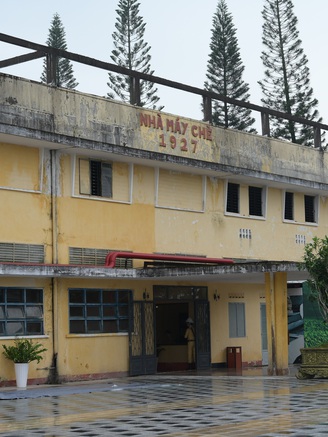 Du khách đổ về xem biểu diễn thực cảnh tại nhà máy chè cổ 1927