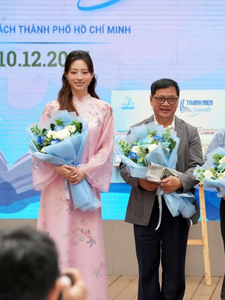 Hoa hậu Lương Thùy Linh cùng Báo Thanh Niên lan tỏa ‘Văn hóa đọc’ 