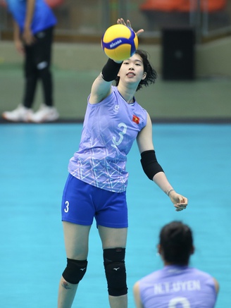 Ngôi sao số 1 bóng chuyền Việt Nam Thanh Thúy chưa xuất trận, chờ đối đầu Indonesia