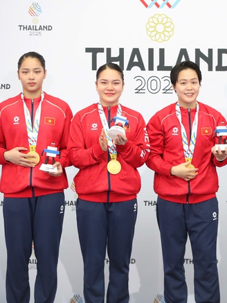 Kata nữ Việt Nam mở hàng vàng cho karate tại SEA Games 33: Ba ‘nàng tiên’ tài sắc vẹn toàn