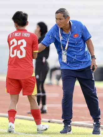 HLV Mai Đức Chung: ‘Lần thứ 11 vào chung kết SEA Games, đội tuyển nữ Việt Nam quyết thắng’