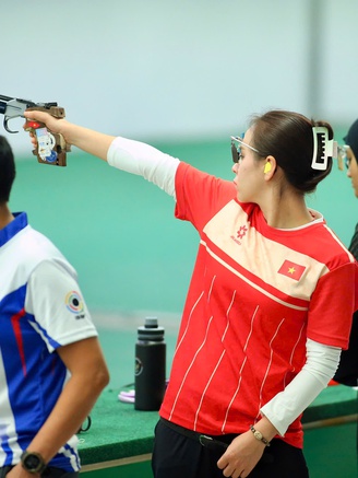 Trịnh Thu Vinh, Nguyễn Thùy Trang, Triệu Thị Hoa Hồng giành HCV bắn súng và phá kỷ lục SEA Games