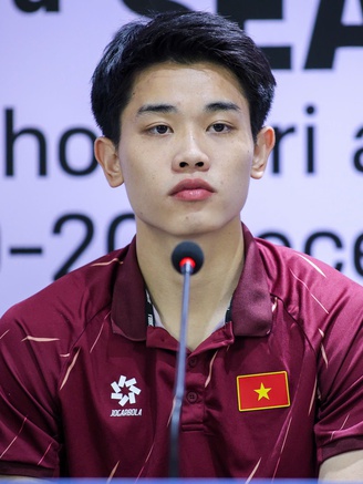 Đình Bắc 3 lần đoạt Cầu thủ xuất sắc nhất trận, không nghĩ đến Quả bóng vàng