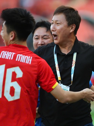 Nóng: HLV Kim Sang-sik chấm U.23 Việt Nam 100 điểm không có nhưng, khen Thái Lan là đất lành...