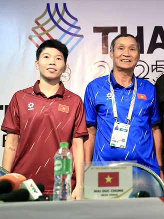 HLV Mai Đức Chung nói điều bất ngờ trước chung kết lịch sử, HLV Philippines tuyên bố nóng