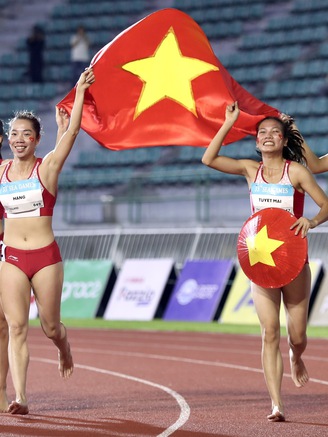 Tổ tiếp sức nữ khóa sổ vàng, điền kinh Việt Nam giành 12 HCV: Nhận 1 tỉ đồng tiền thưởng