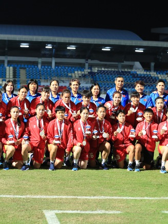 Không cần HCV, đội tuyển nữ Việt Nam vẫn tỏa sáng lấp lánh!