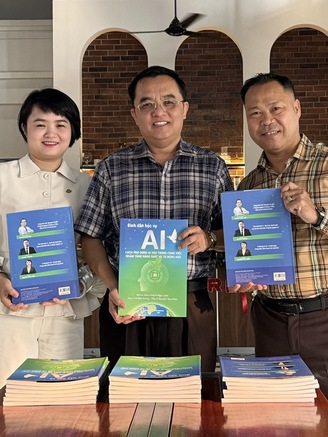 Đại tá công an viết sách 'Bình dân học vụ AI'