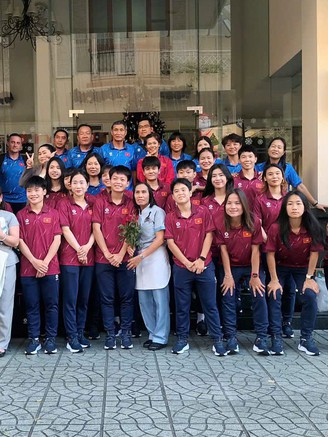 Đội tuyển nữ Việt Nam chia tay Chonburi về nước: SEA Games 33 mãi là ký ức khó quên!