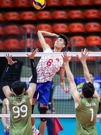 Đội tuyển bóng chuyền nam Việt Nam thắng 2 ván đầu, vẫn thua ngược tiếc nuối trước Indonesia
