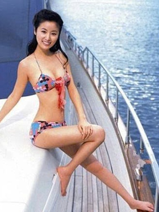 Lâm Tâm Như 'gây sốt' với loạt ảnh chụp bikini trong quá khứ