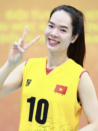 Nóng: Sao bóng chuyền nữ Việt Nam và tài năng karate cầm cờ đoàn Việt Nam tại SEA Games 33