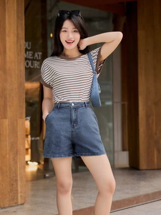 Quần jeans dáng ngắn 'thống trị' đường phố