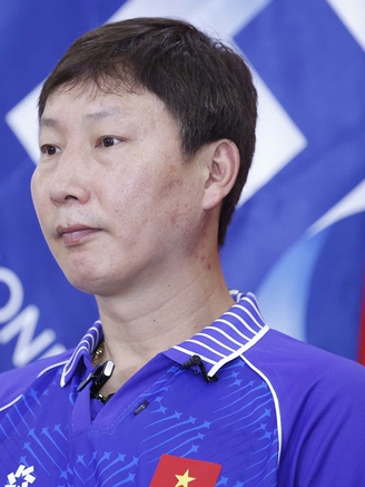 Lời cảm ơn đặc biệt HLV Kim Sang-sik gửi VFF: 'Khi chúng tôi thiếu đồ ăn ở SEA Games...'