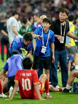 Thầy Kim tiết lộ với Thanh Niên: Lời dặn gan ruột giúp U.22 Việt Nam ngược dòng không tưởng trên đất Thái