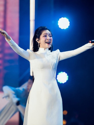 Duyên Quỳnh - Những dấu mốc viết nên hành trình lan tỏa