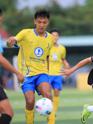 Nhiều trận đấu 'nảy lửa' ở vòng loại giải bóng đá Thanh Niên sinh viên Việt Nam