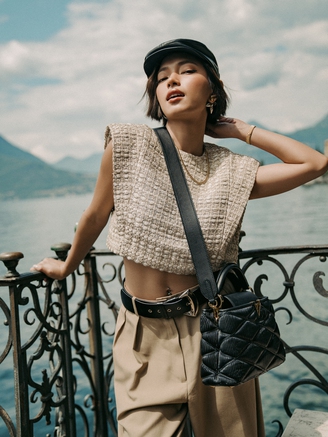 Đón đầu xu hướng với bản phối cùng áo độn vai hiện đại