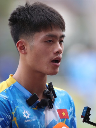 Quốc Việt tiết lộ tình huống ‘đấu tranh’ với trọng tài, cực tin U.23 Việt Nam sẽ thắng Malaysia