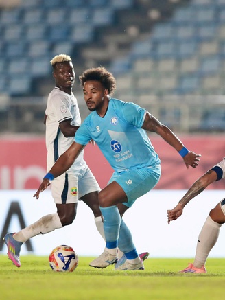 Xuân Son rực sáng lập hat-trick, CLB Nam Định thắng dễ nhà vô địch Myanmar