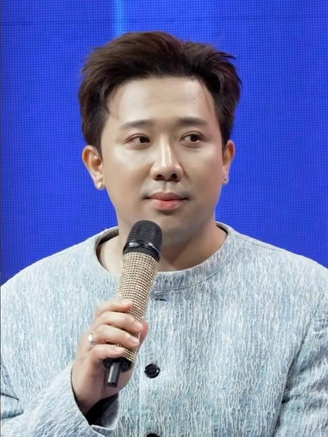 Trấn Thành 'nổi quạu', chất vấn đàn em vì lộ bí mật thân thiết với Uyển Ân