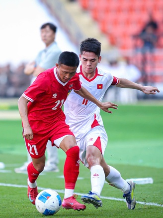 U.23 Malaysia thắng ngược ngoạn mục: Tạm chiếm ngôi đầu của Việt Nam, Lào bị loại sớm