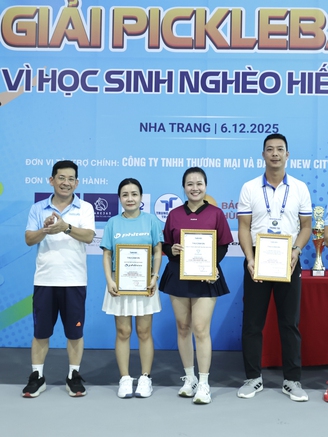 Những pha bóng đẹp tại giải pickleball 'Vì học sinh nghèo hiếu học'