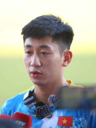 Sao U.23 Việt Nam tiết lộ bất ngờ về thầy Kim và Malaysia, đau lòng vì cầu thủ Lào chấn thương nặng