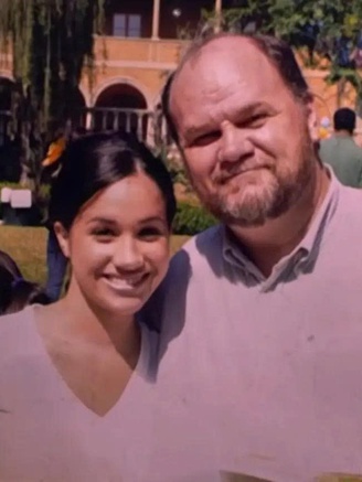 Từ giường bệnh, cha Meghan Markle khẩn cầu gặp con gái sau khi cắt bỏ chân