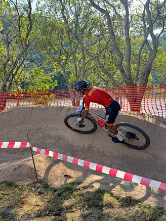 Thái Lan làm đường đua địa hình trong sở thú, cua rơ Việt Nam gặp khó