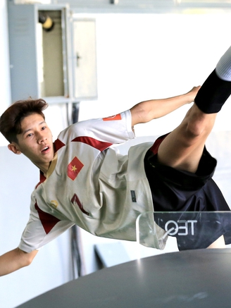 Sân thi đấu chưa hoàn thiện, đội teqball Việt Nam phải 'tập chay' ở ngoài