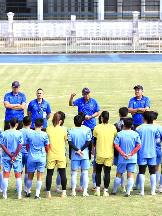 HLV Mai Đức Chung: ‘Đội tuyển nữ Việt Nam sẽ thắng Myanmar bằng tất cả những gì có thể'