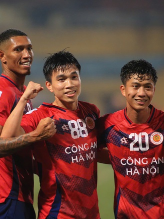 Nghịch lý CLB CAHN: Đá cực hay ở Cúp C1 Đông Nam Á, nhưng còn V-League...