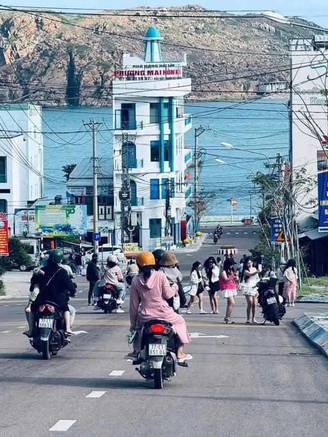 'Đu trend Đại Lý' ra giữa đường chụp ảnh bị công an mời làm việc, nhắc nhở