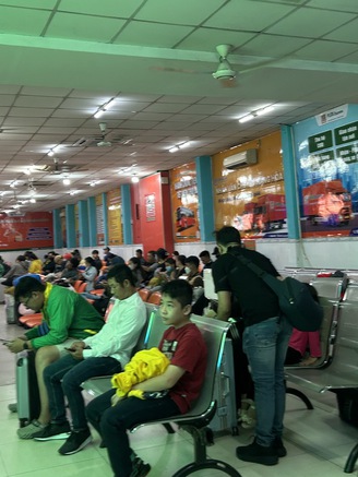 Cuộc đua đặt vé xe về TP.HCM trước ngày đi làm mùng 6