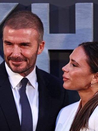 Victoria Beckham lo lắng vì David Beckham 'quá nóng bỏng'