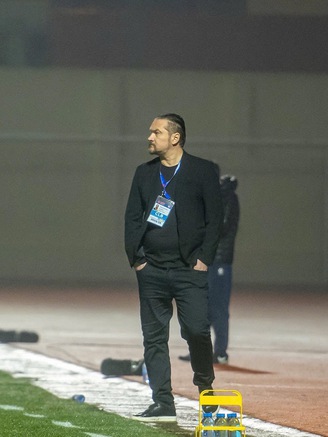 HLV Popov ‘dịu dàng’, V-League kịch tính như phim nhờ sự thay đổi cực bất ngờ này…