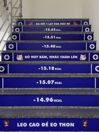 Đường chạy mini 15 tầng lầu gây ‘bão mạng’ ở Trường ĐH Y Dược TP.HCM: Càng lên cao càng thấy mình đỉnh!