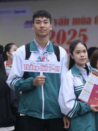 Trường top bỏ xét tuyển học bạ: Học sinh lo lắng hay sẵn sàng cạnh tranh?