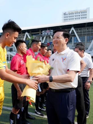 Rực lửa chung kết TNSV THACO cup 2025: Vinh quang không chỉ dành riêng nhà vô địch