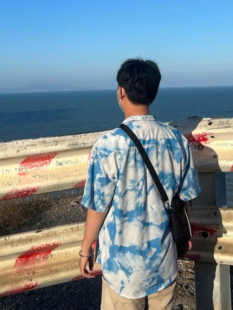 Có bằng cấp, vì sao người trẻ chọn công việc tay chân thu nhập thấp?