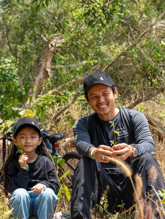 Cuộc sống 'gà trống nuôi con' của diễn viên Hồ Quang Mẫn