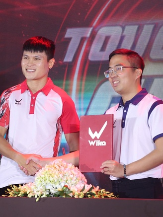 Tuyển thủ Phạm Tuấn Hải trở thành đại sứ của thương hiệu thể thao Việt